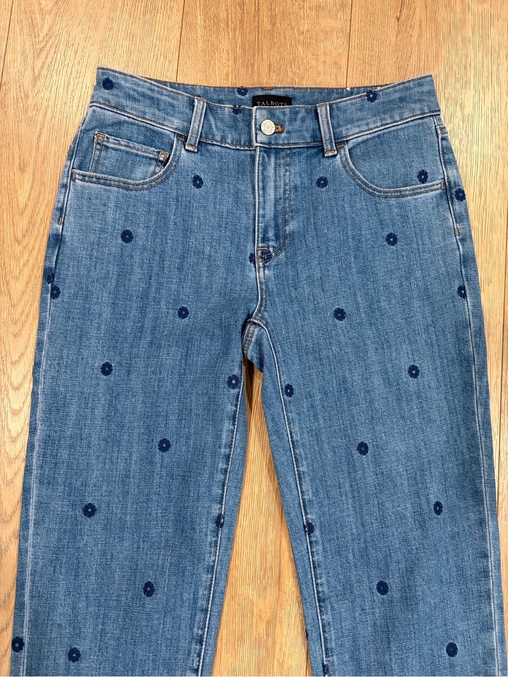 Talbots Everyday Relaxed Jean Embroidered Floral Crop Jeans Size 2 - Picture 3 of 8